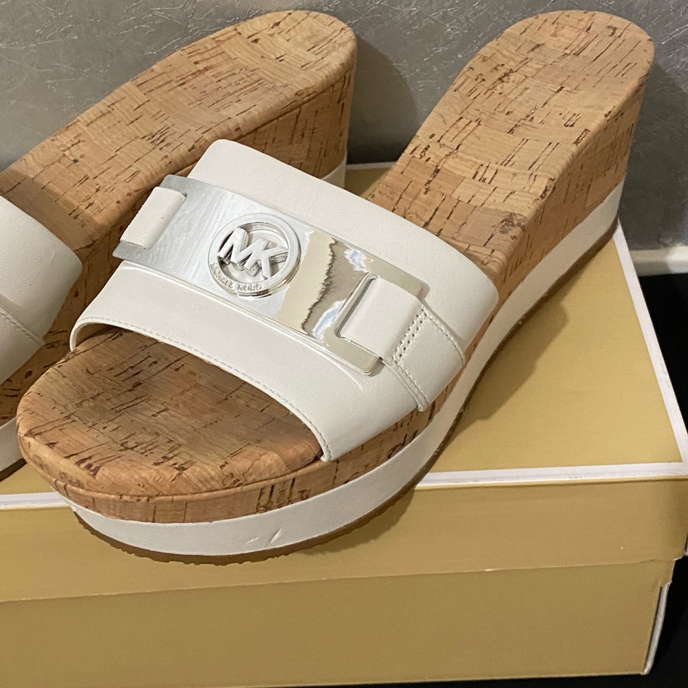 Micheal Kors white platform leather size 9 - Picture 2 of 7